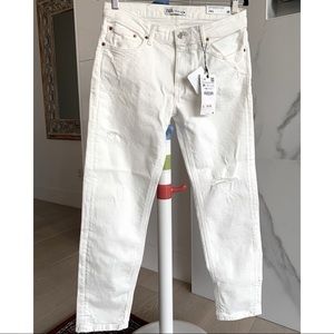 Brand new Zara white boyfriend jeans size 4